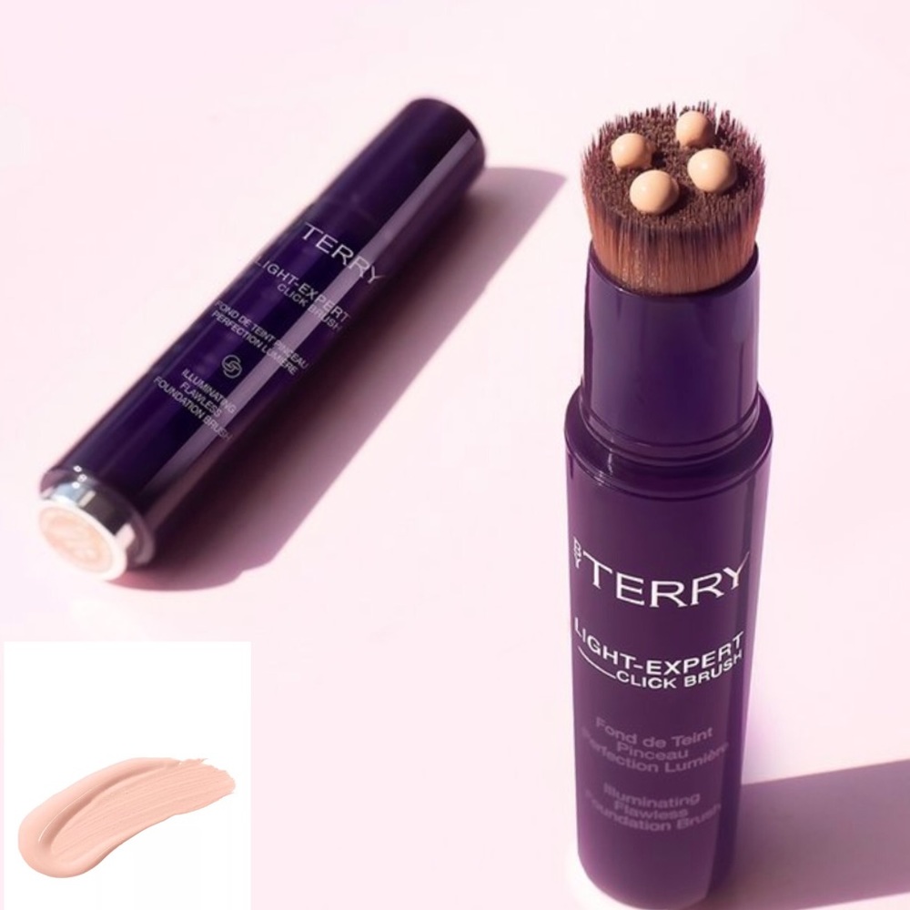 New By Terry Light Expert Click Brush Illumating Foundation Brush